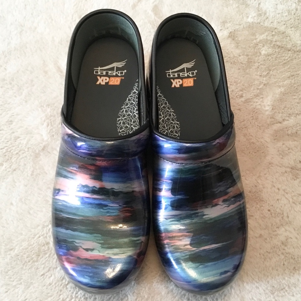 Dansko XP20 EUC Multicolor Slip-On Nurses Clogs - Size 42 / US 10-11